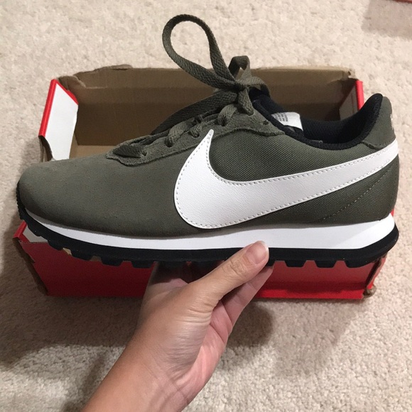 Nike Shoes - NIKE PRE-LOVE O.X.